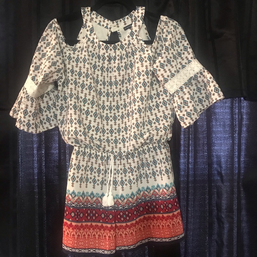 Romper off the shoulder